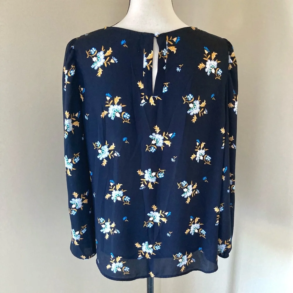 LOFT Vine Puff Sleeve Blouse in Navy/Floral Print Size M